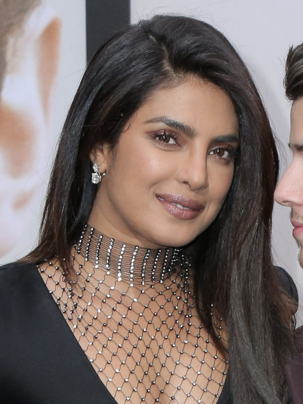 Priyanka-Chopra-Jon(18)