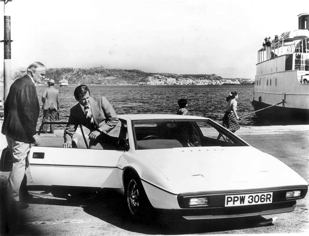 roger_moore_76