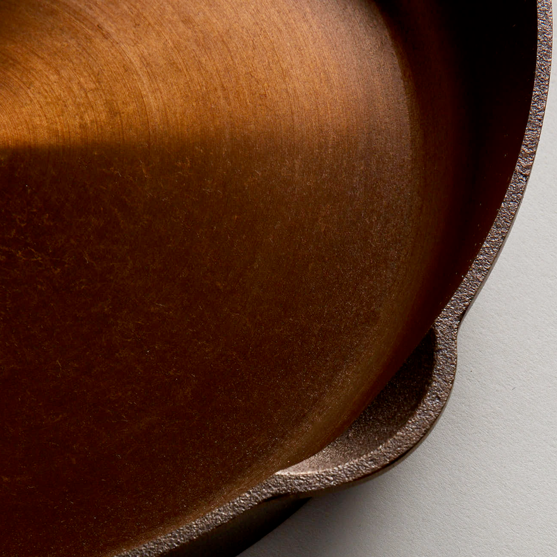A lightweight Field Company cast iron skillet.