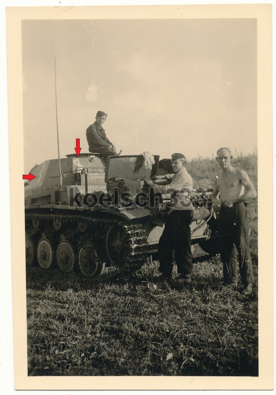 Foto Panzer II Äskulapstab  Wappen TKZ Kennung Wehrmacht Kampfwagen Tank 2.WK
