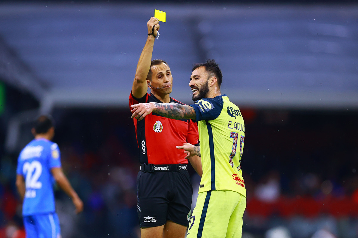 Club América advierte salida de Santiago Solari si no gana la Liga MX