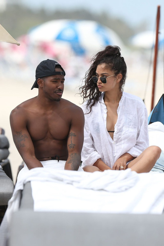 Shanina-Shaik-UpskirtSTARS.com (28)