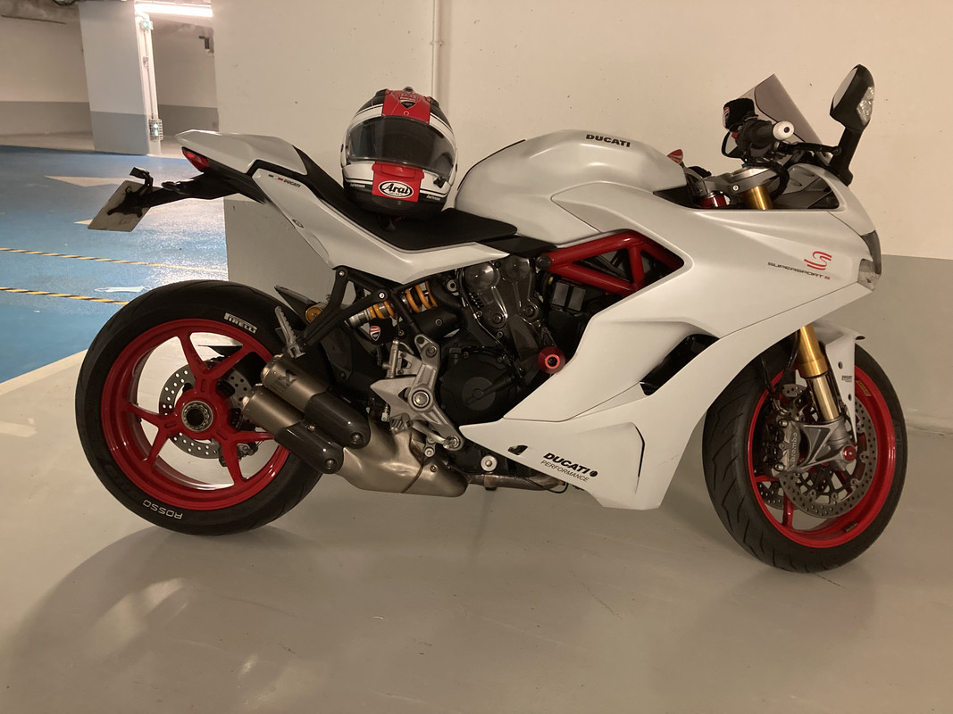 F52C9A8B-ACAD-4625-89F8-8DEEE8E5B9B0