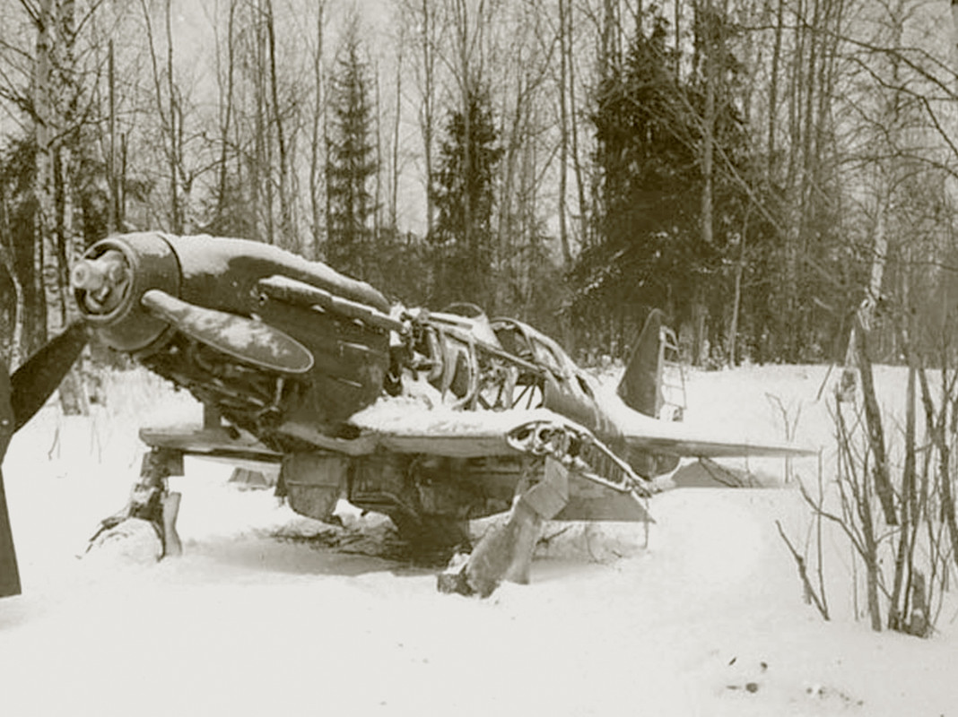 Mikoyan-Gurevich-MiG-3-unknown-IAP-White-14-abandoned-1942-01