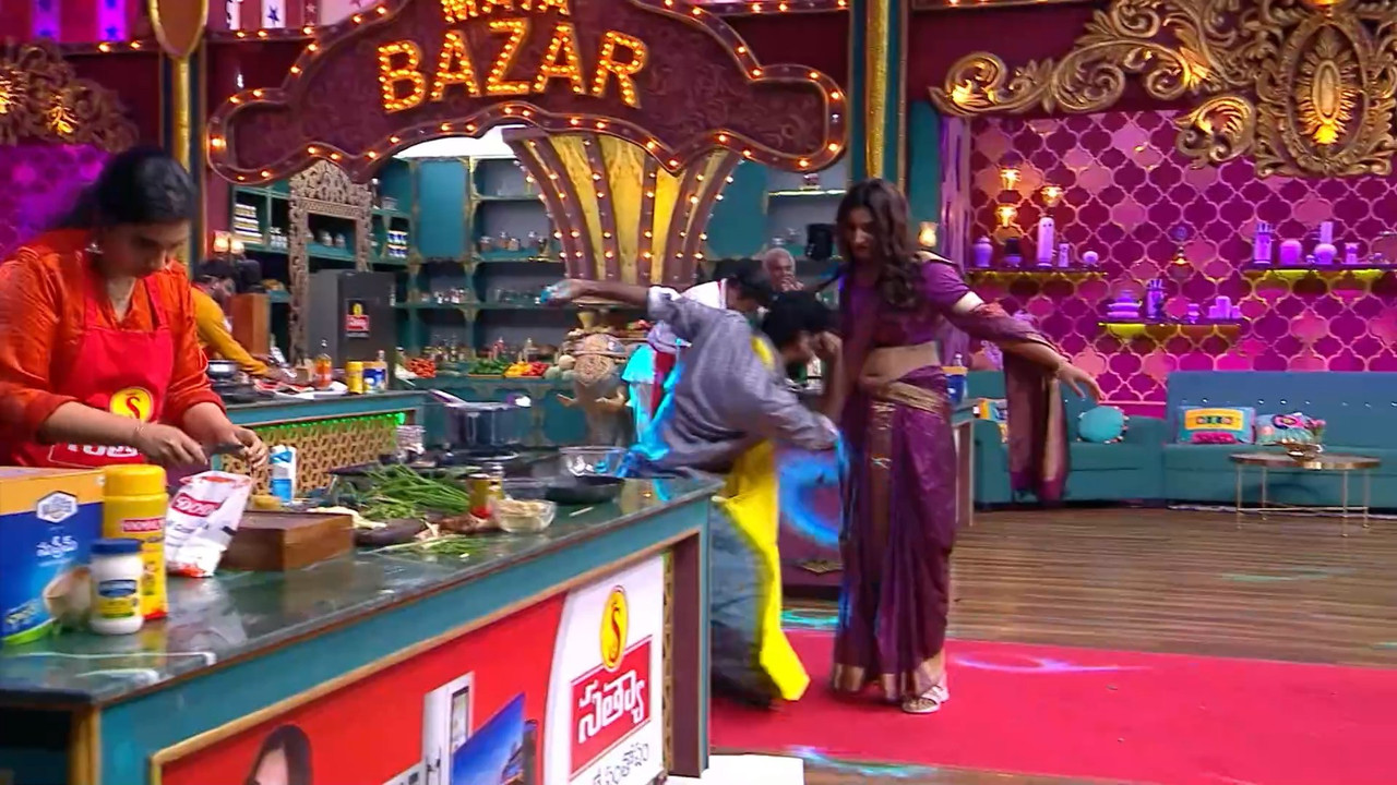 [Image: Vishnupriya-Sexy-Open-Big-Navel-Hole-Sho...51-137.jpg]