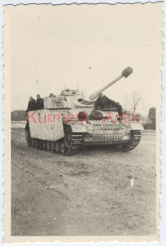 Foto Wehrmacht Russland Winter Panzer IV mit Nummer Seitenschürz