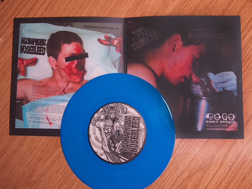 Víctimas del LP: 7 PULGADAS, discos que son discografía. - Página 2 AGORAPHOBIC-NOSEBLEED-ep-02