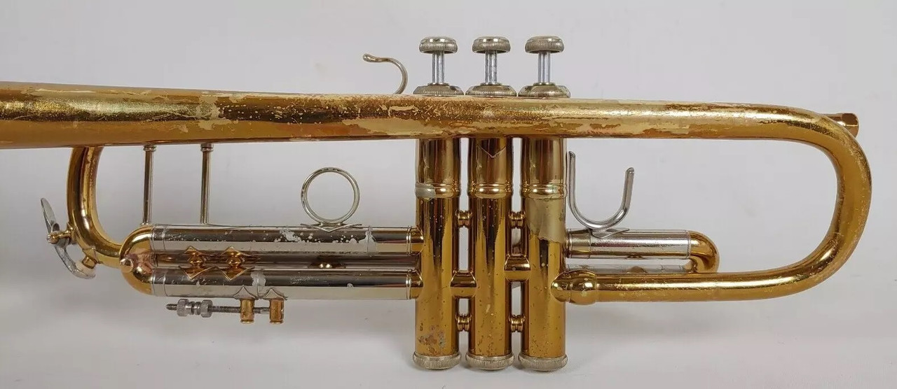 Bach 1973 Stradivarius 37 Trumpet sn 69098 (5)