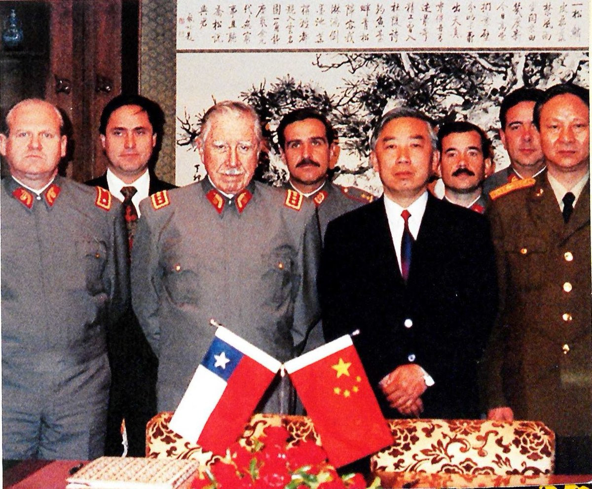 Emje-W-l-Vc-AUbmh-R.jpg