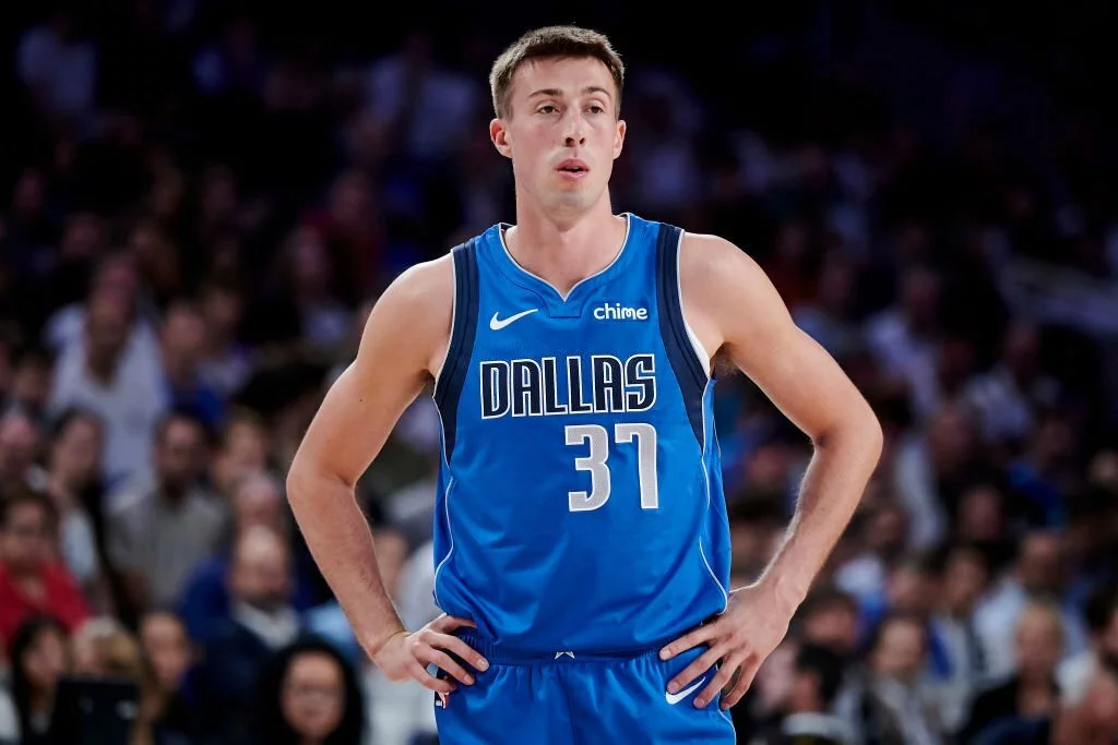 Detroit Pistons vs Dallas Mavericks Detroit Pistons vs Dallas Mavericks