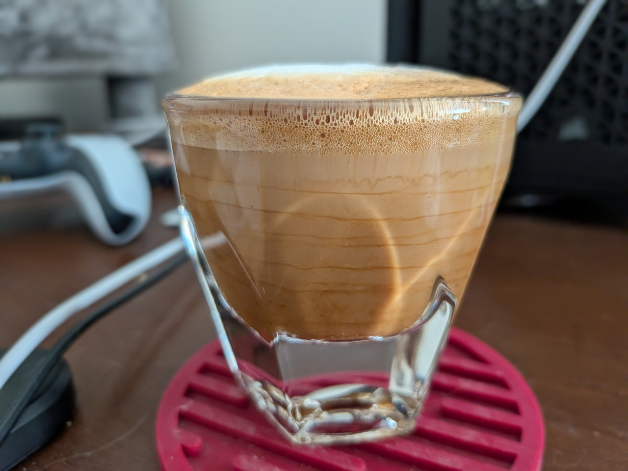 PXL 20251202 205301637 MACRO FOCUS 2