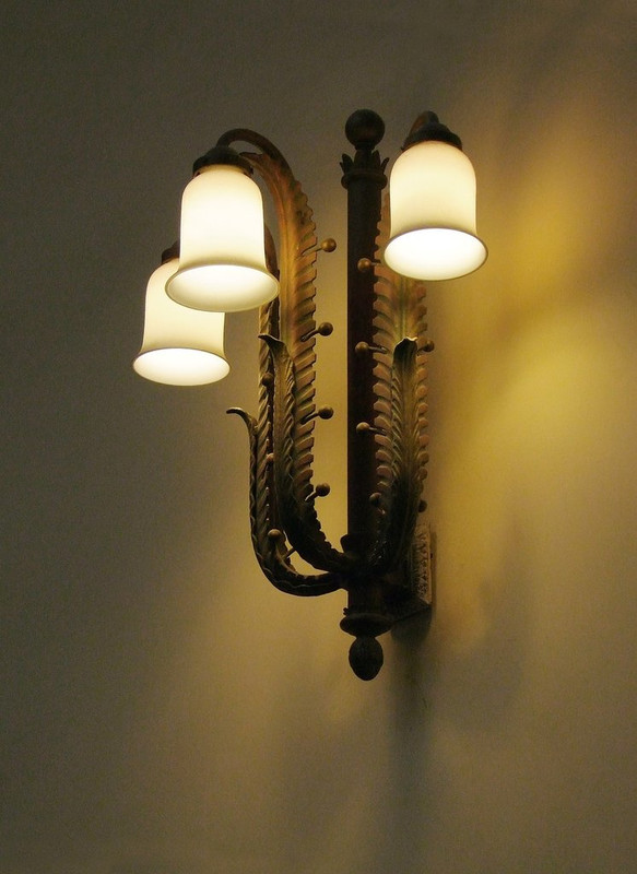 lamp-wall-ight.jpg