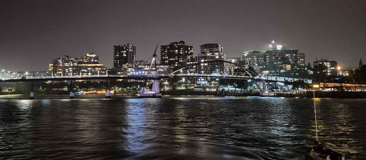 Brisbane by night