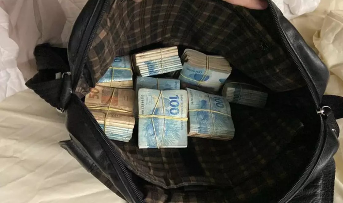 Dinheiro apreendido durante a operação deflagrada na manhã desta terça-feira ©DIVULGAÇÃO
