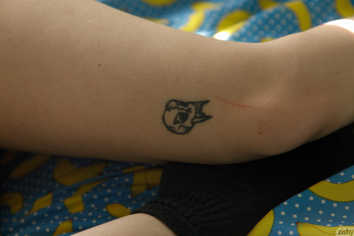 full_053_1231271314295166