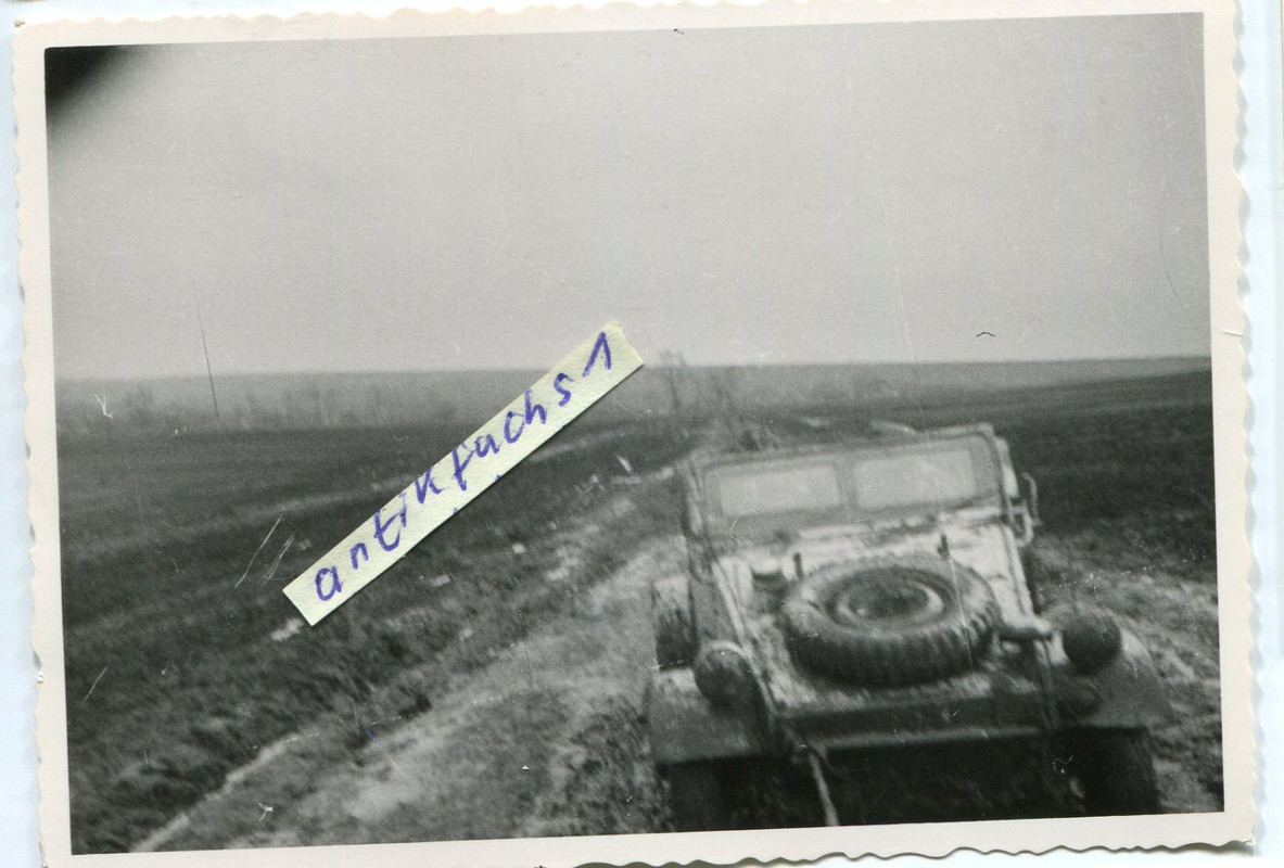 VW-Kübelwagen mit General im Kessel von Tscherkassy 1944-