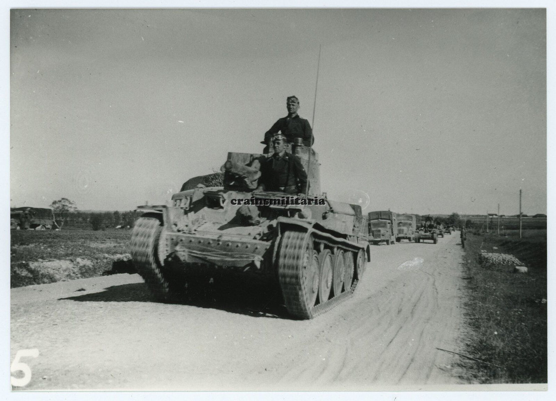 Foto Vormarsch Panzer 38 (t) Beute Tank aus Tschechien in Russland
