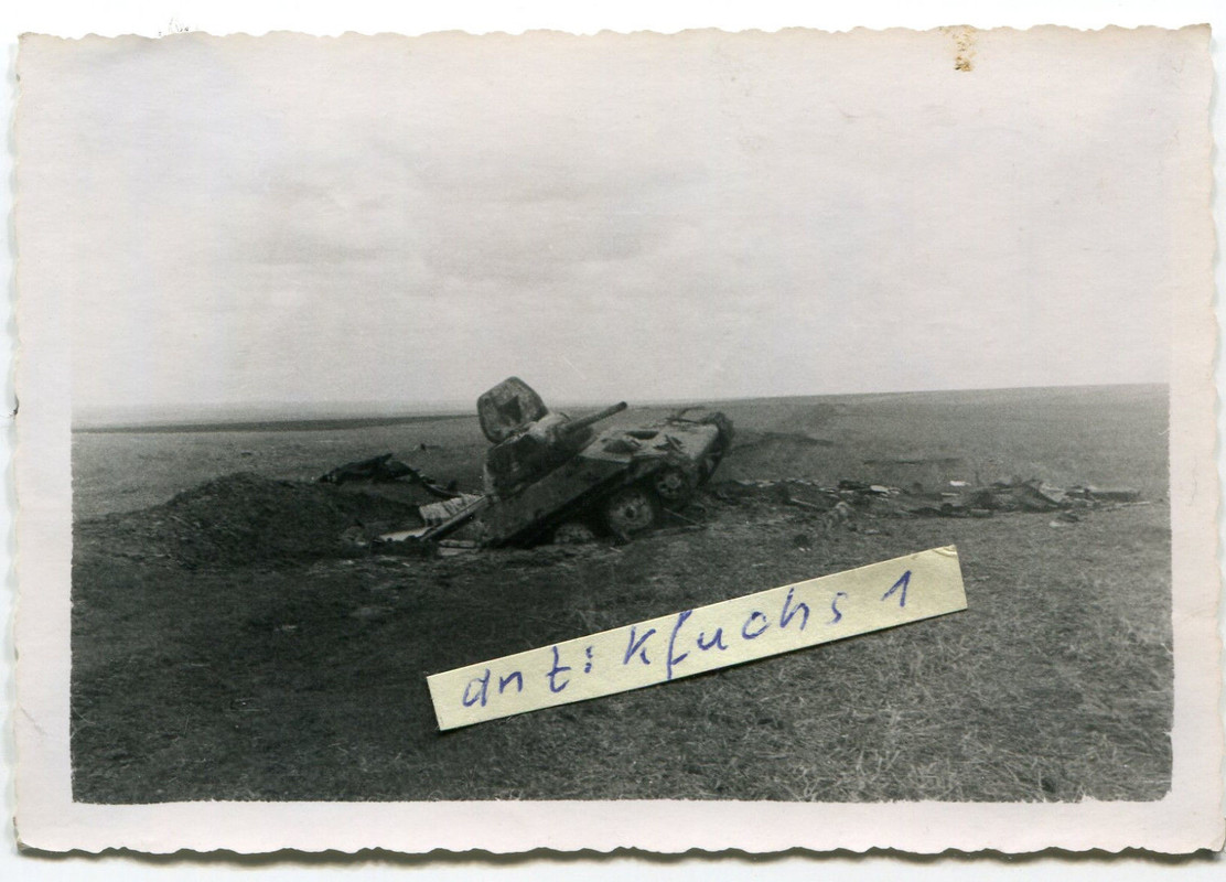 verlassener T-34 Panzer aus Rußland bei Orel im 2.WK