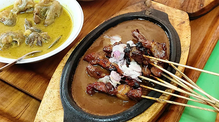 Sate Paino, sate enak di Malang untuk makan malam.