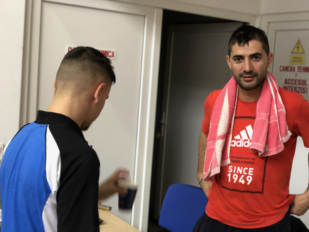 10D894C5-1A7E-42EF-BA88-000578BEAFF5