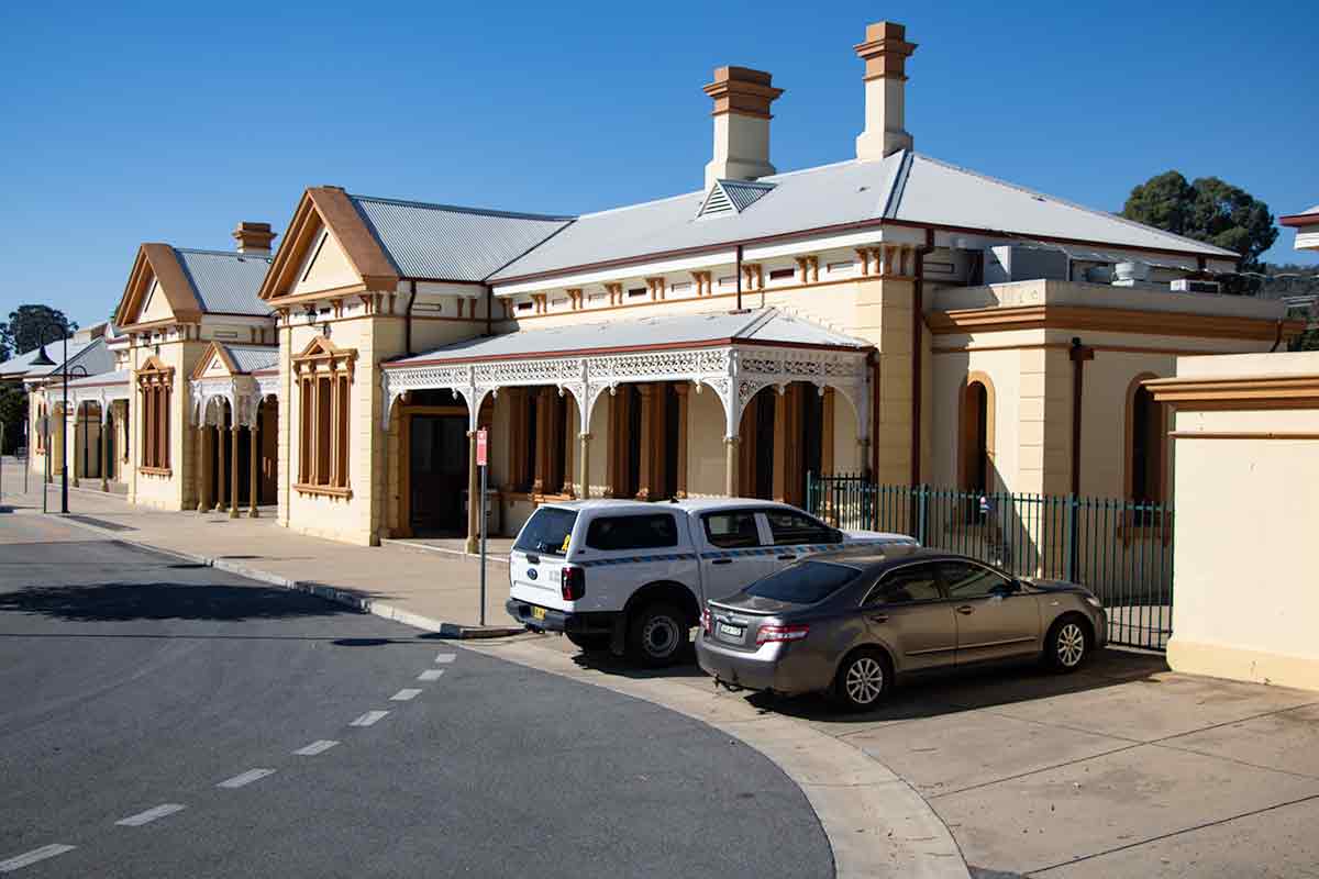 Wagga Wagga Station - for 4 trains per day