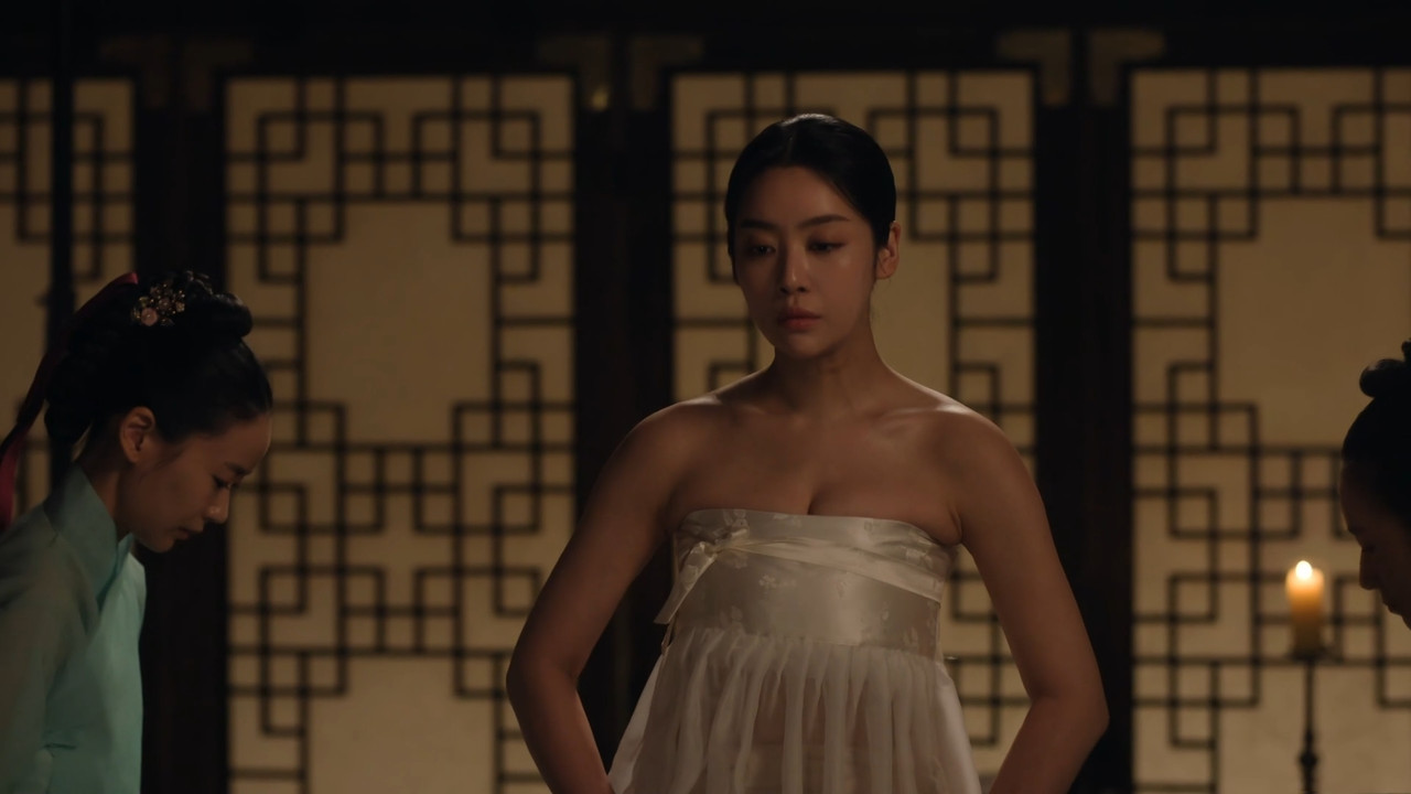 Vương Hậu Wongyeong 2025 S01E01 ViE WEB AAC H264-NM21ViE.mkv_snapshot_00.51.12.997