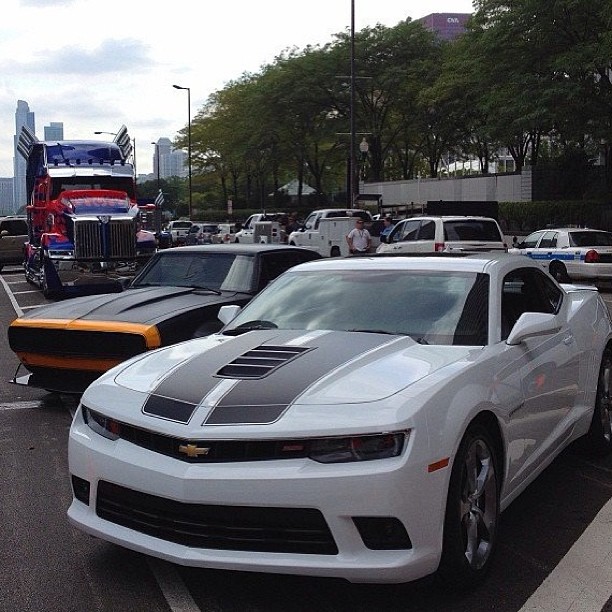 transformers-4-white-camaro_1378247715