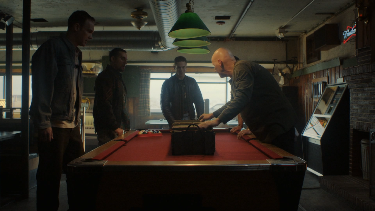 City.on.a.Hill.1x01.The.Night.Flynn.Sent.the.Cops.on.the.Ice.ITA