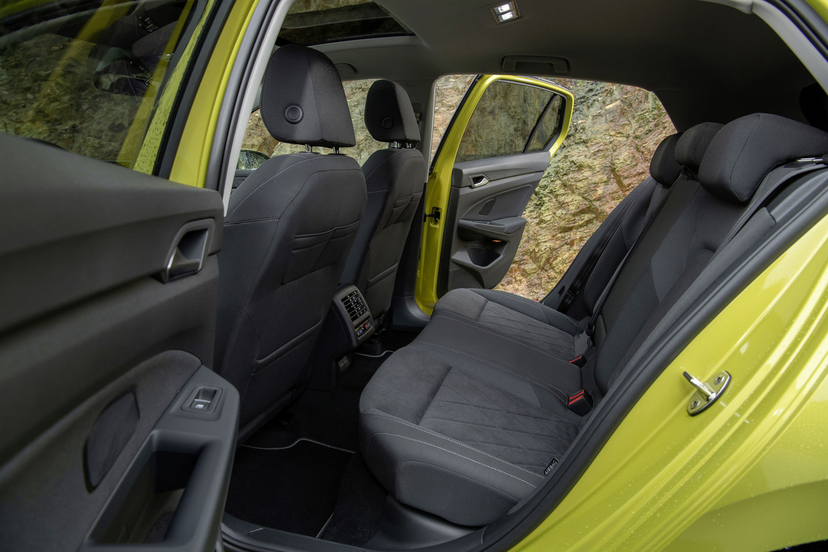 DB2019AU02073_overfull