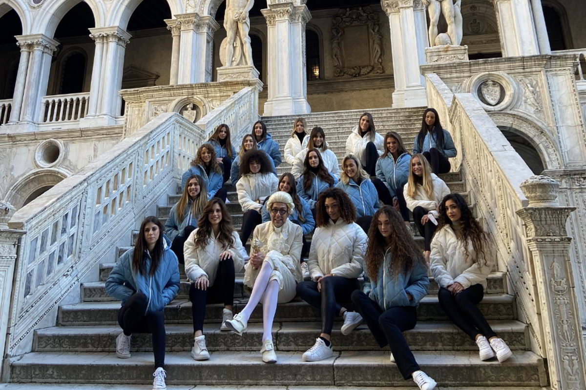 Venezia: Le aspiranti Miss Italia sbarcano in Piazza San Marco