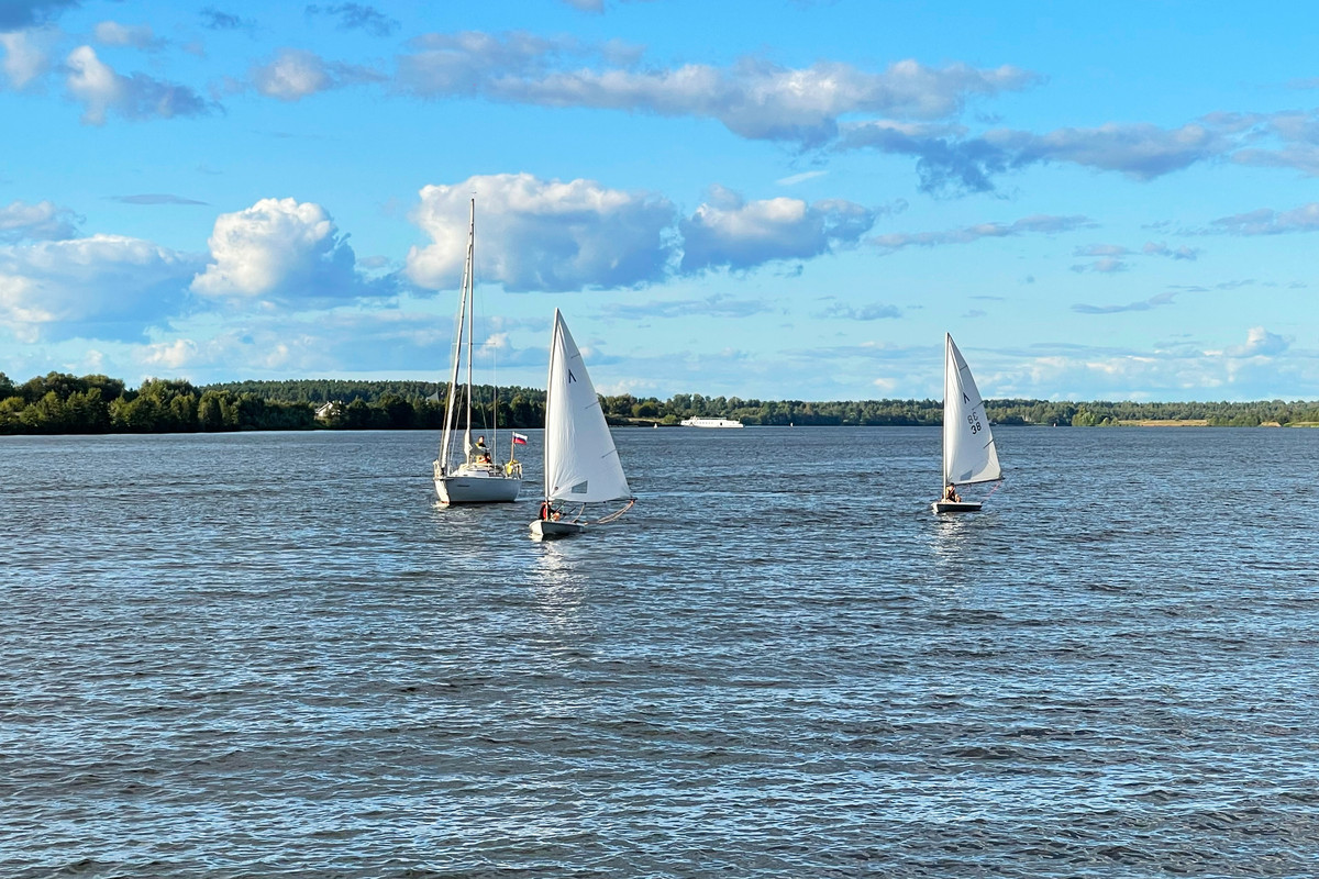 Парусники на Волге