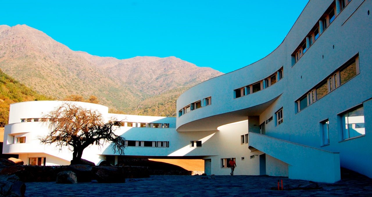 Universidad Adolfo Ibáñez