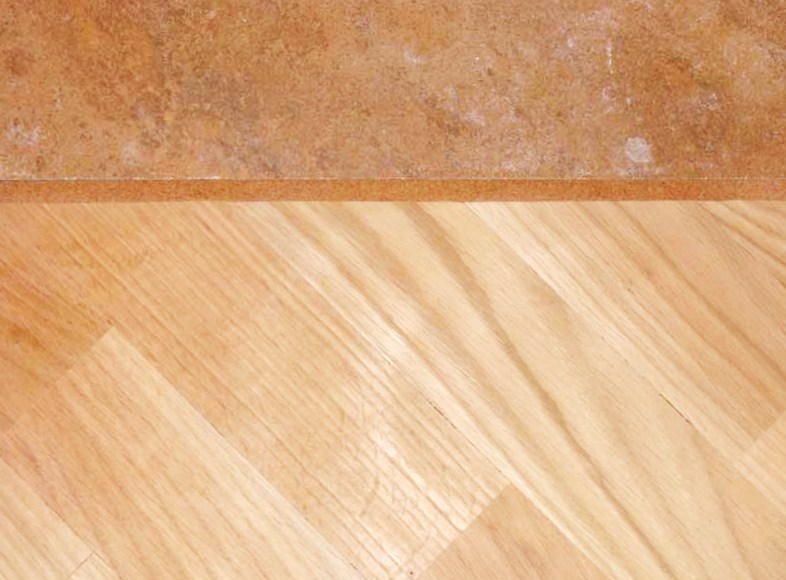 пробка и плитка