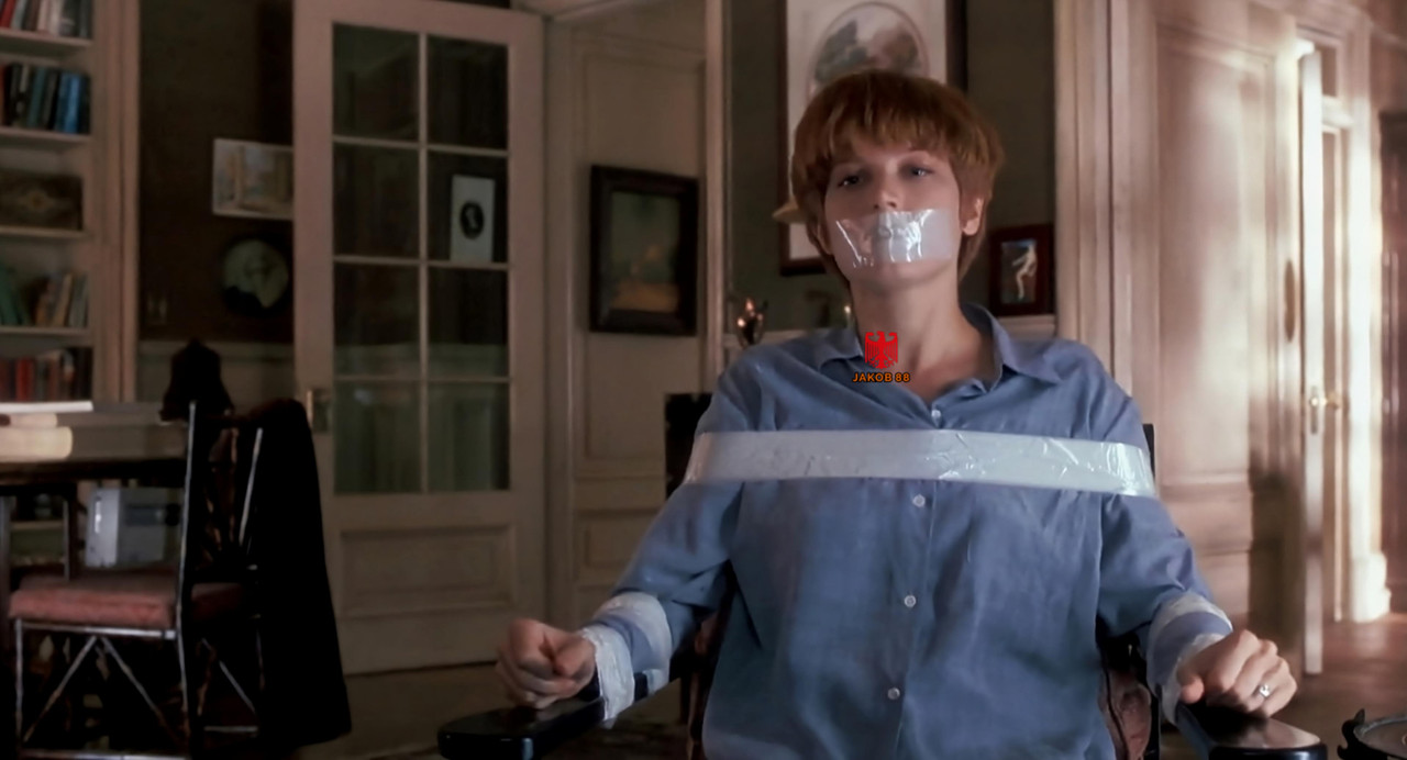 Bridget Fonda 6 - Single White Female 1992