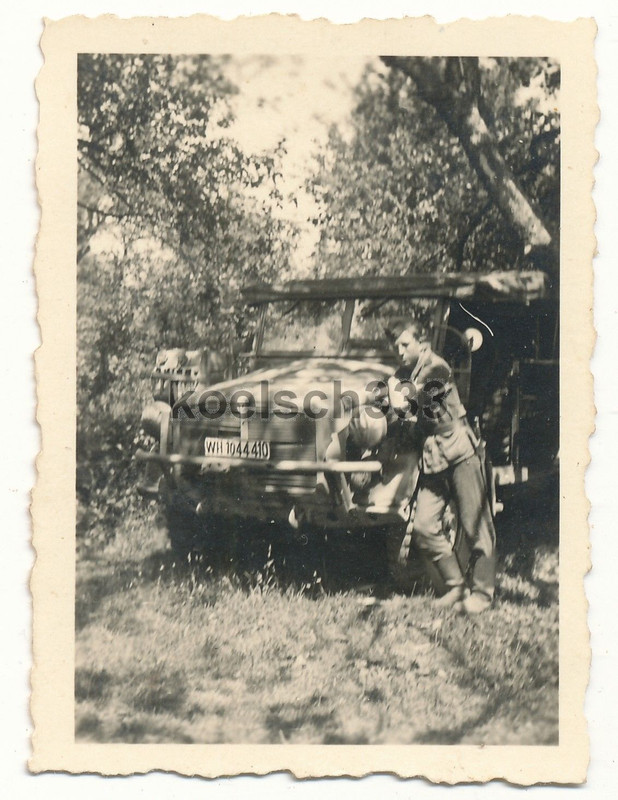 Foto schwerer Einheits PKW Kübelwagen Kfz Kennze