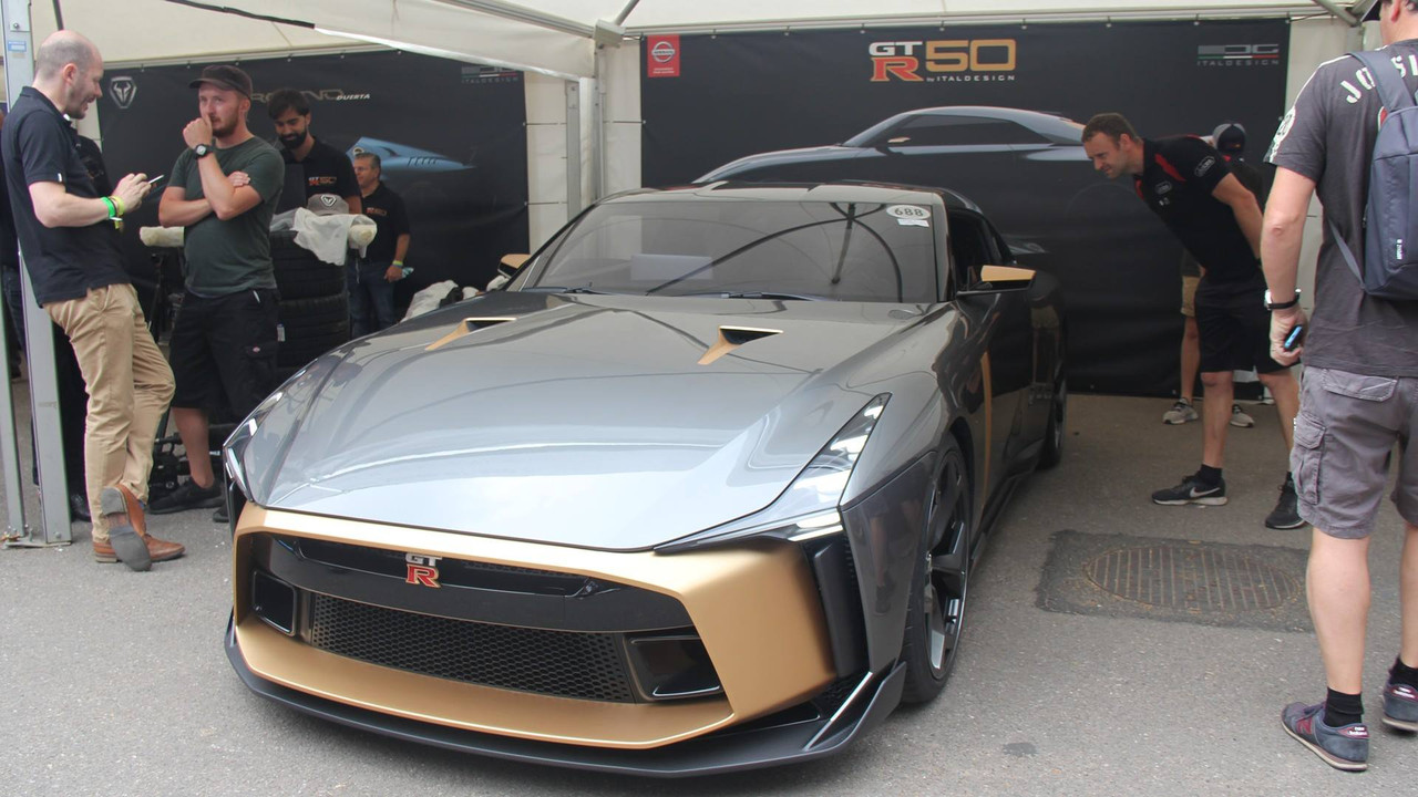 37027368_2047530931937646_6216308219942273024_o