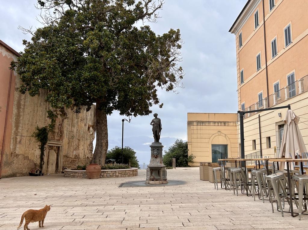 Жаркий сентябрь на побережье Тирренского моря. Жаркий сентябрь на побережье Тирренского моря.