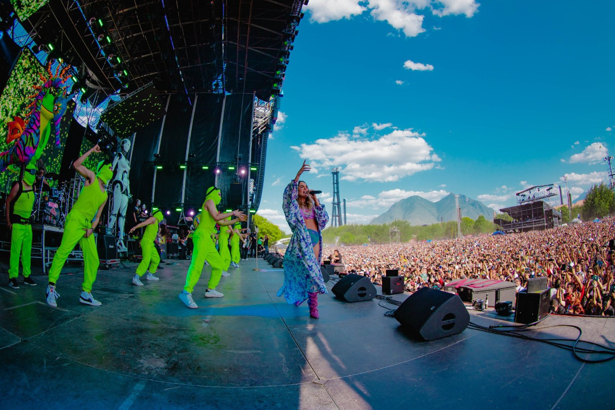 Belinda se marea en plena presentación en vivo ¿está embarazada?