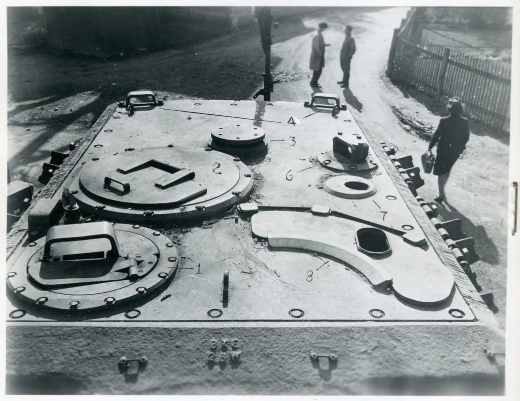 gepanzerten Fahrzeugen, Panzerabwehrgeräten usw.1