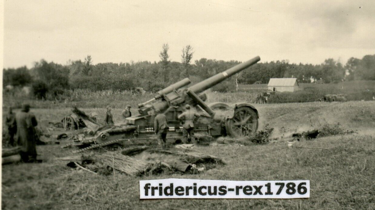 Foto WH Artillerie Abt Ostfront s. Geschütz Feldhaubitze in Feuerstellung