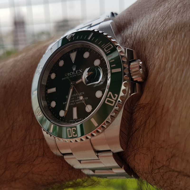 Rolex Submariner 40 mm 300M Cal. 3135 Ref. 116610LV (2)