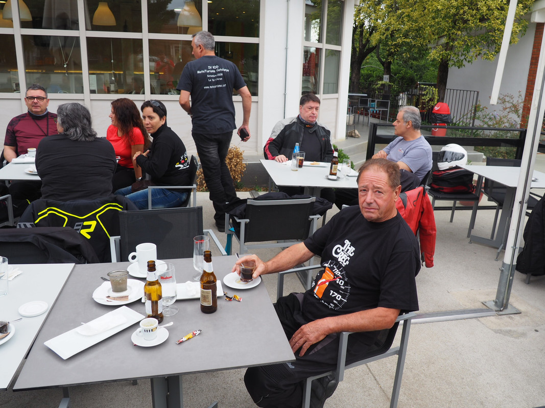 B935F362-CA25-4CFD-B4BE-6DB6BC03A500