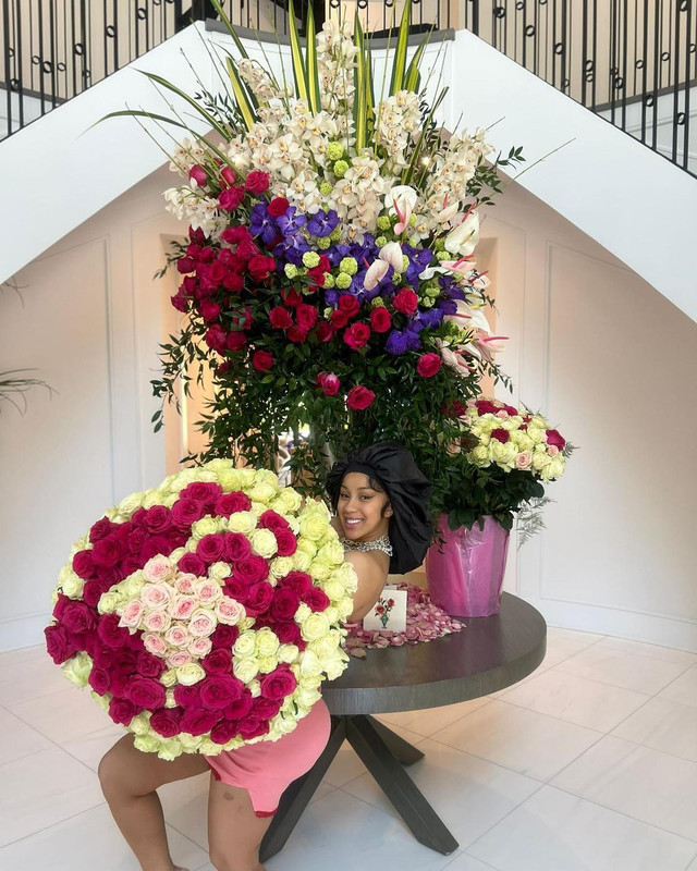 Cardi B تتألق بملابس جريئة تكشف عن جمالها بشكل مثير Iamcardib-1719316888354