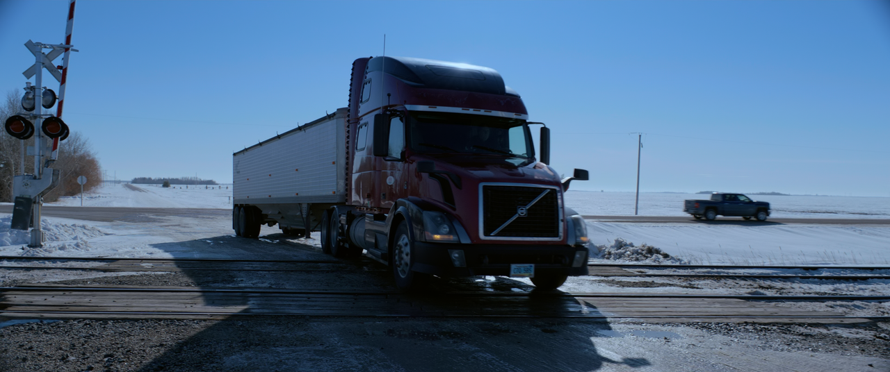 The.Ice.Road.2021.BDRip.2160p.H.265.mkv_snapshot_00.04.54_[2022.04.15_16.14.49]