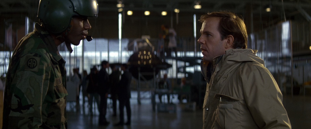 Starman (1984).mkv_snapshot_00.30.27_[2018.02.09_04.47.14]