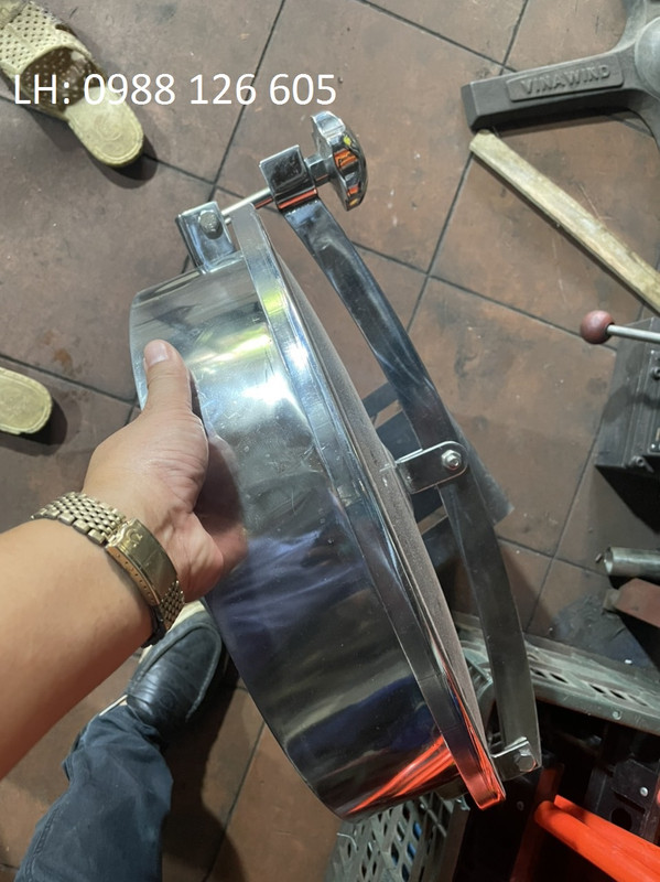 cửa vệ sinh inox