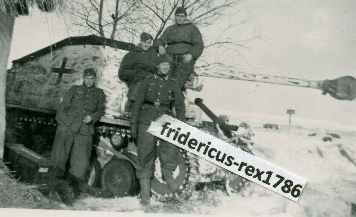 Foto WH Pz Jäg Panzerjäger Marder II an der Ostfront im Winter Tarn camo