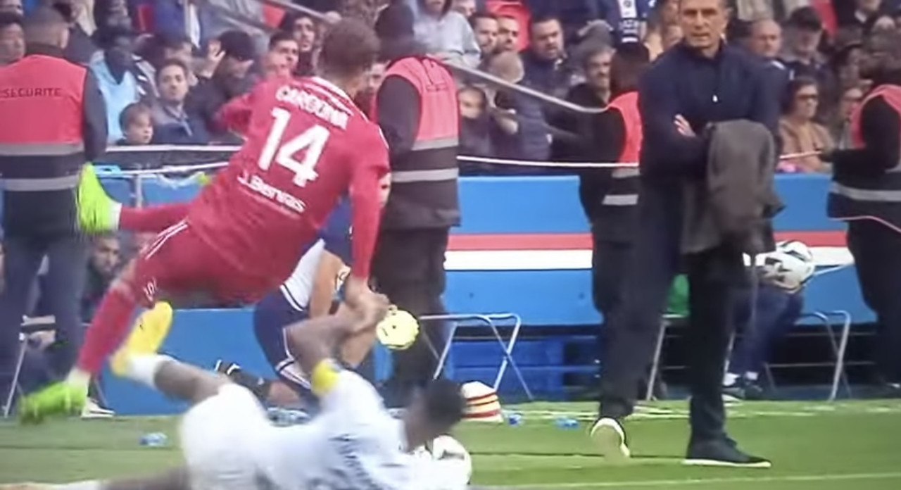 EB2607A4-87A0-4443-A375-8DB152B296F0