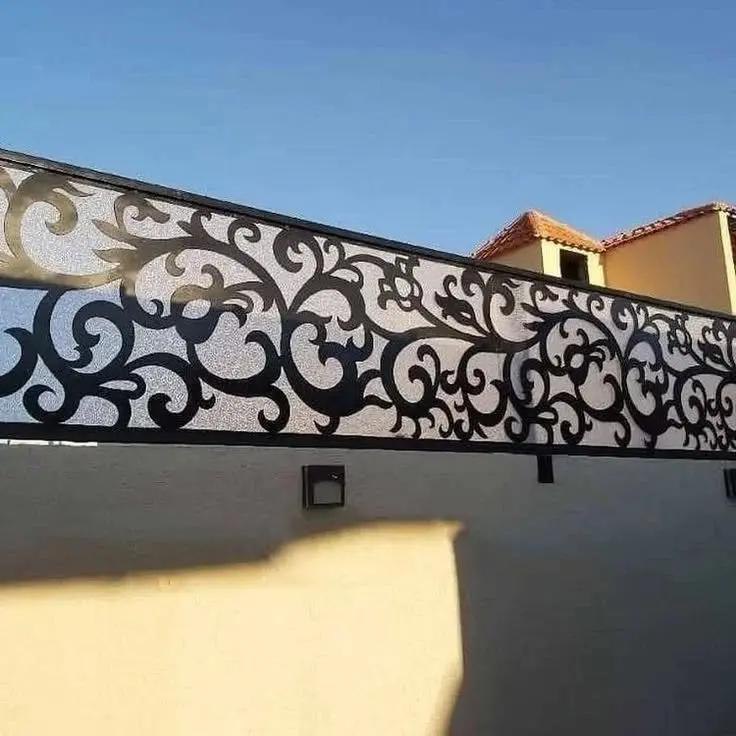 ساتر مع أعمدة