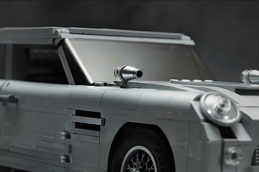 Aston Martin DB5 by Lego (41)